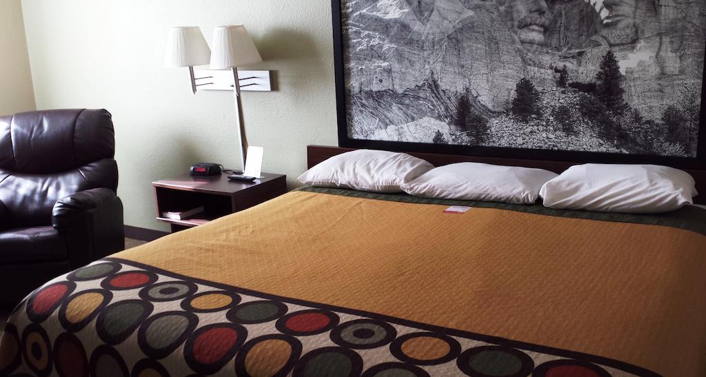 Super 8 By Wyndham Sioux Falls Near Convention Center Room photo